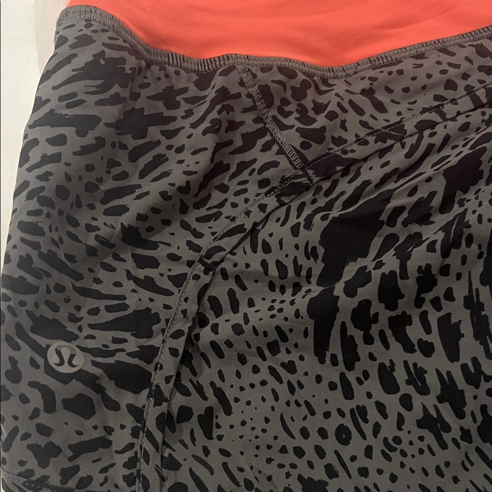 Women’s Lululemon running shorts - Picture 2 of 3